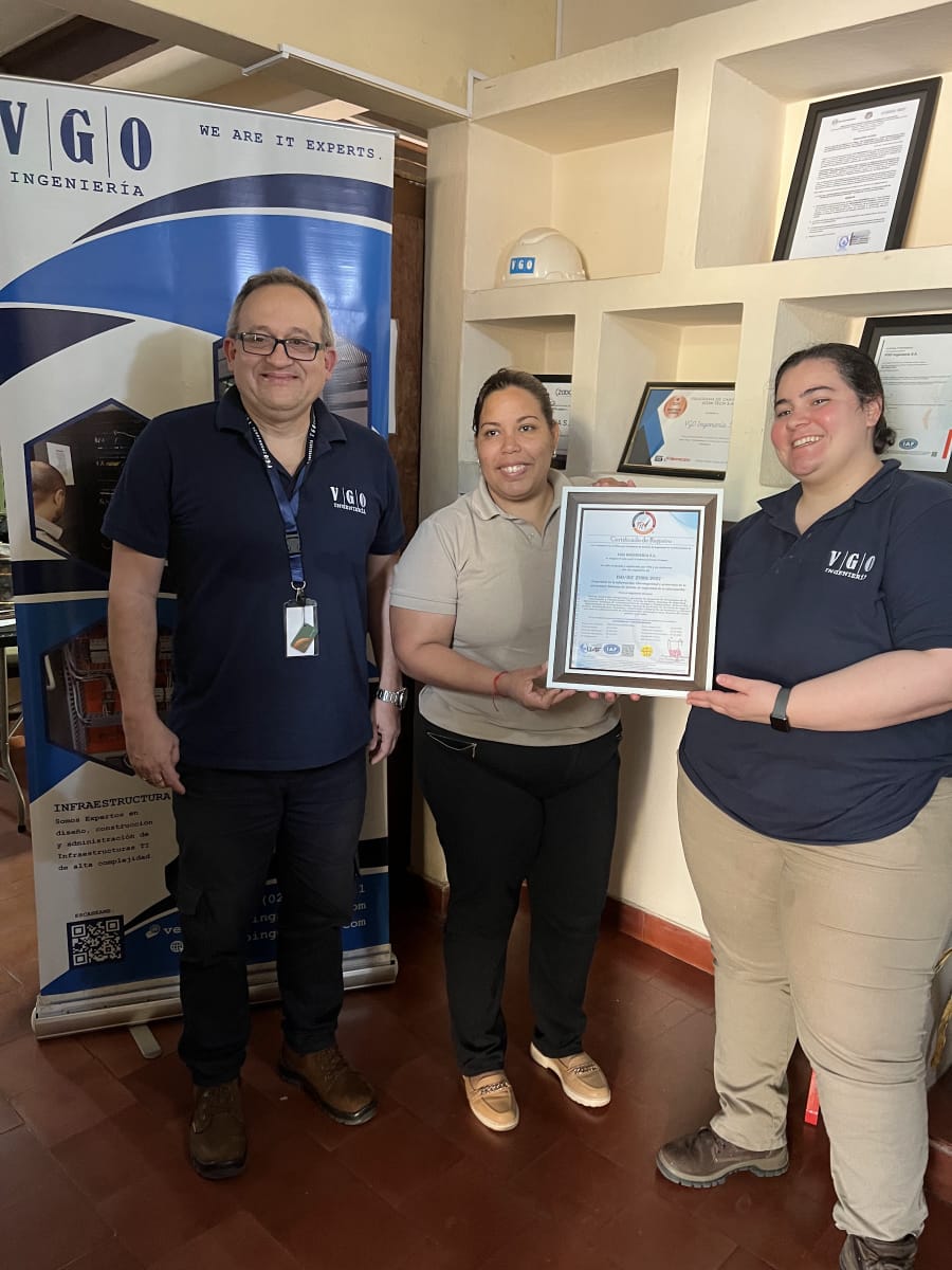 Entrega de certificado ISO 27001:2022